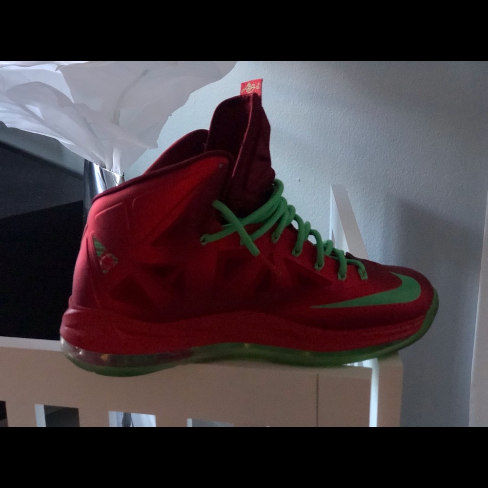 Nike LeBron X “Christmas” - Picture 4 of 8